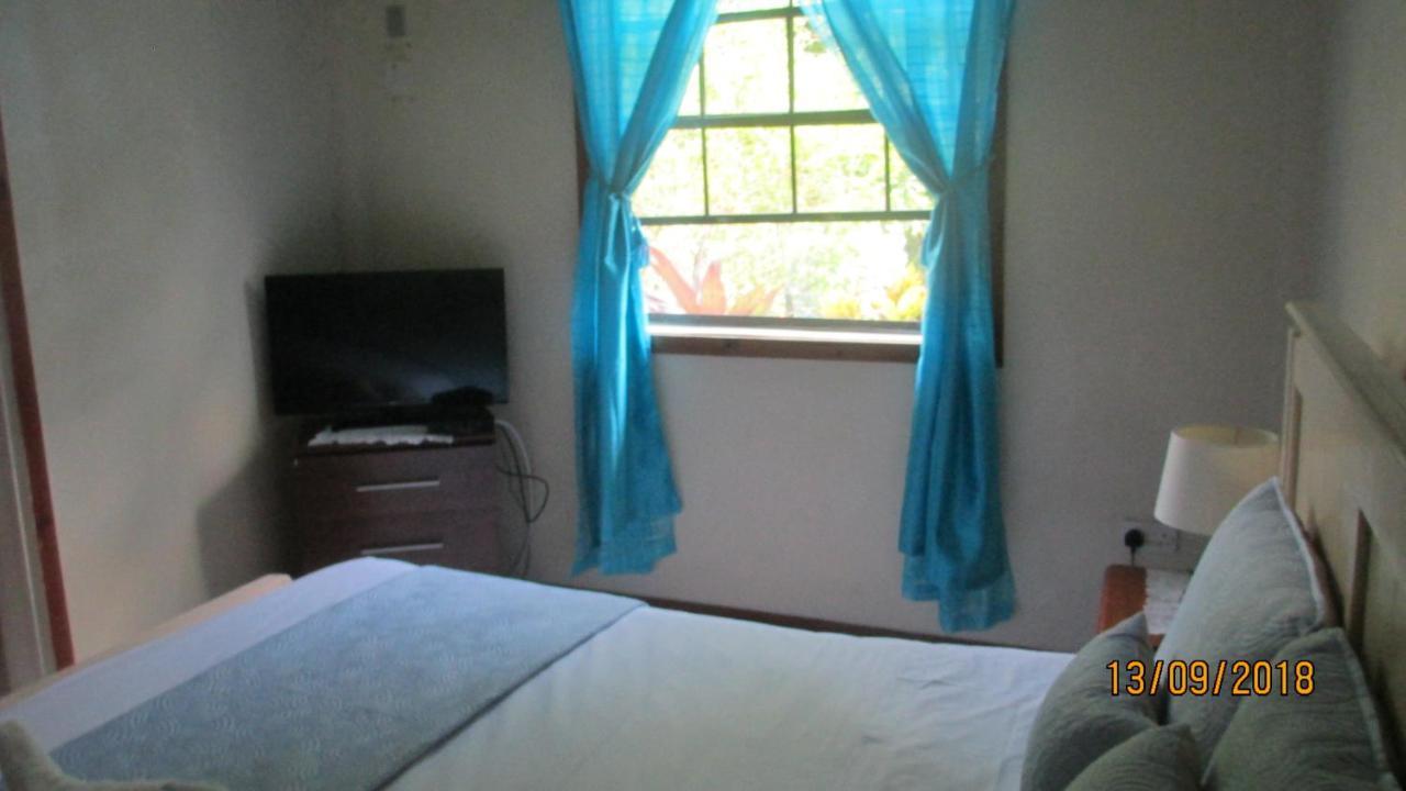 Tropical Breeze Vacation Home And Apartments Gros Islet Esterno foto